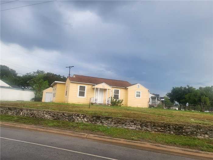 photo 2: 1102 S 11th Street, Kingsville TX 78363