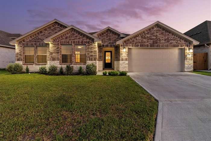 photo 1: 1337 London Towne Boulevard, Corpus Christi TX 78415