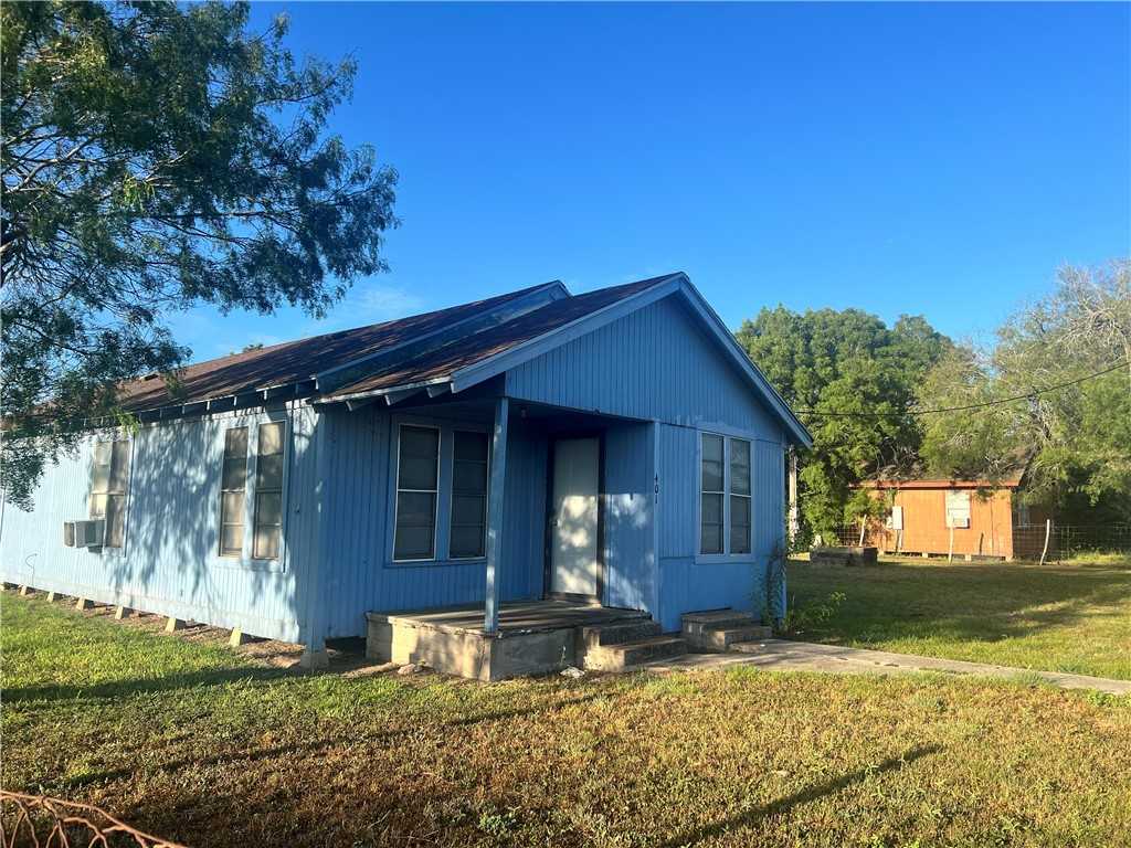 photo 1: 401 E Palacios Street, Benavides TX 78341