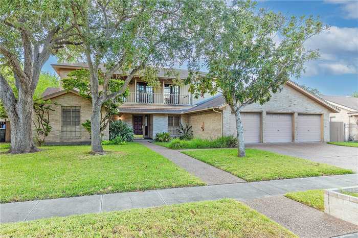 photo 1: 6019 Lost Creek Drive, Corpus Christi TX 78413