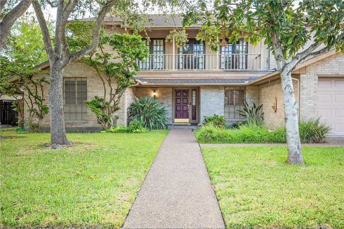 photo 2: 6019 Lost Creek Drive, Corpus Christi TX 78413