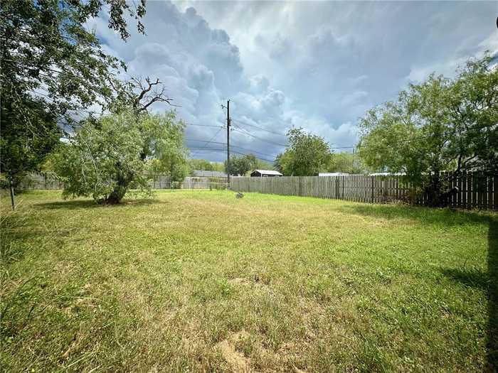 photo 11: 932 S 16th Street, Kingsville TX 78363