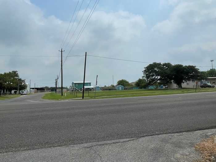 photo 5: 502 E Market Street, Rockport TX 78382