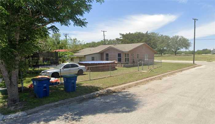 photo 5: 610 E Hayes Street, Beeville TX 78102