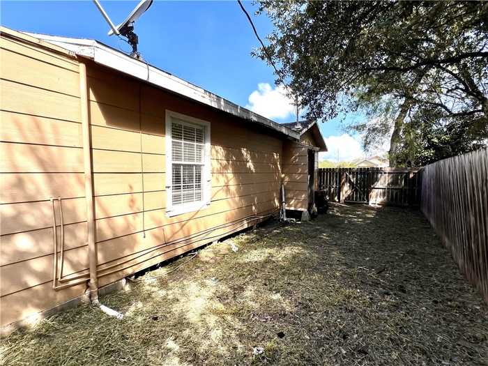 photo 13: 229 W Nettie Avenue, Kingsville TX 78363