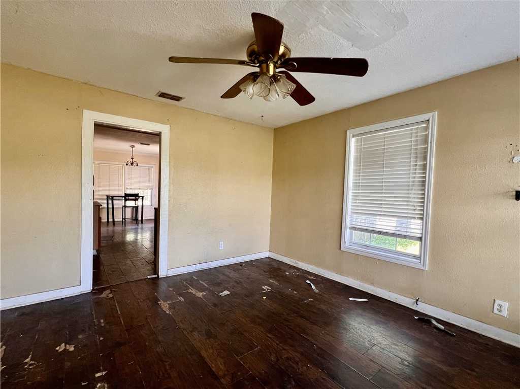 photo 3: 229 W Nettie Avenue, Kingsville TX 78363