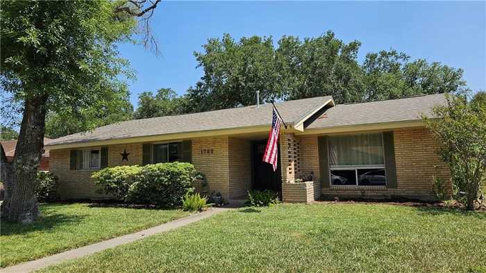 photo 2: 1709 Santa Monica St Street, Kingsville TX 78363