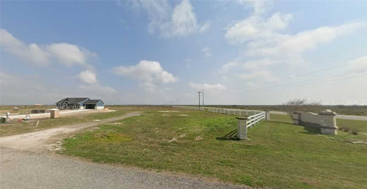 photo 1: 102 Sunrise Drive, Rockport TX 78382