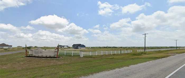 photo 2: 102 Sunrise Drive, Rockport TX 78382