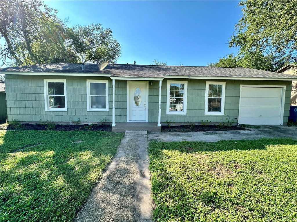 photo 1: 1404 E Bowie Street, Beeville TX 78102