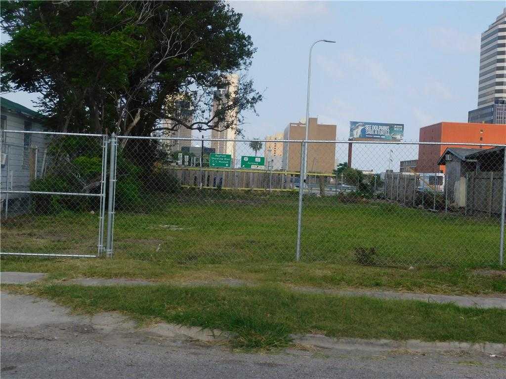 photo 1: 916 WACO Street, Corpus Christi TX 78401