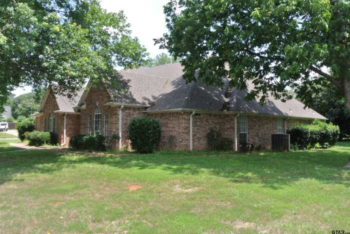 photo 2: 1300 Purdue Drive, Jacksonville TX 75766