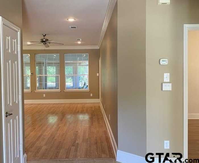 photo 2: 5803 Cross Creek Circle, Tyler TX 75703