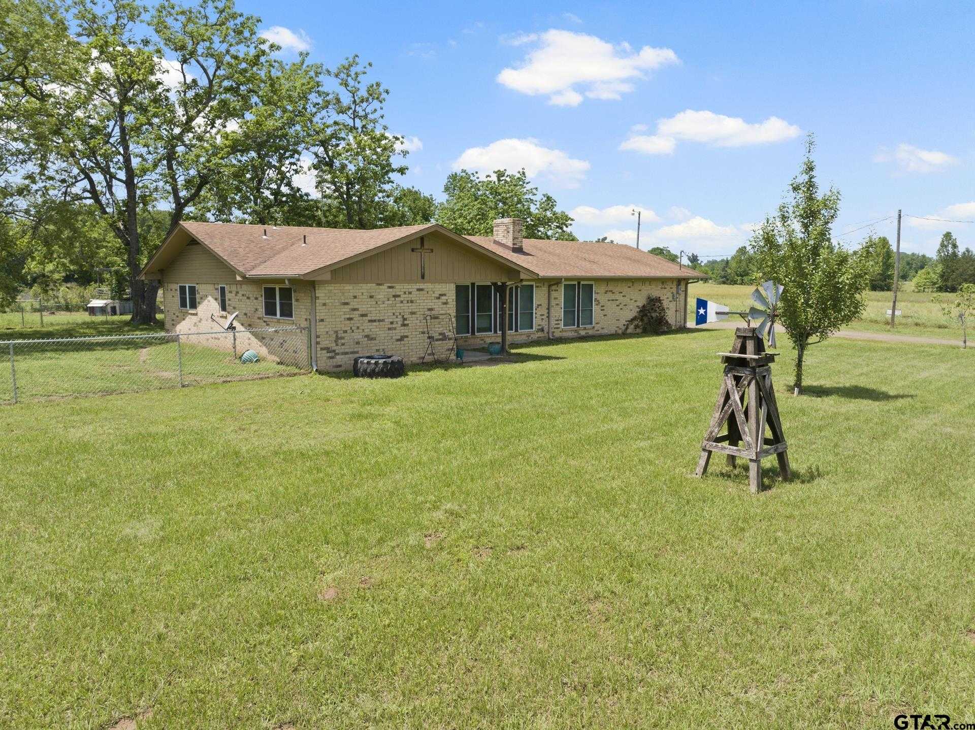 photo 3: 1808 County Road 4840, Mt Pleasant TX 75455