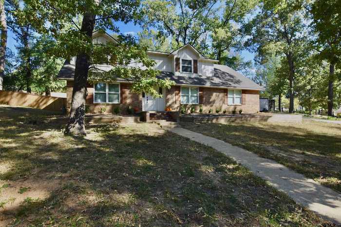 photo 2: 606 N Weldon St, Frankston TX 75763