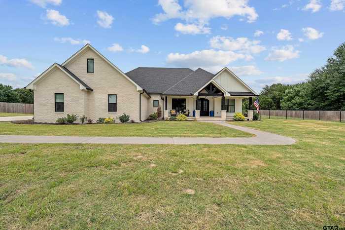 photo 2: 15499 Richmar Cir., Lindale TX 75771