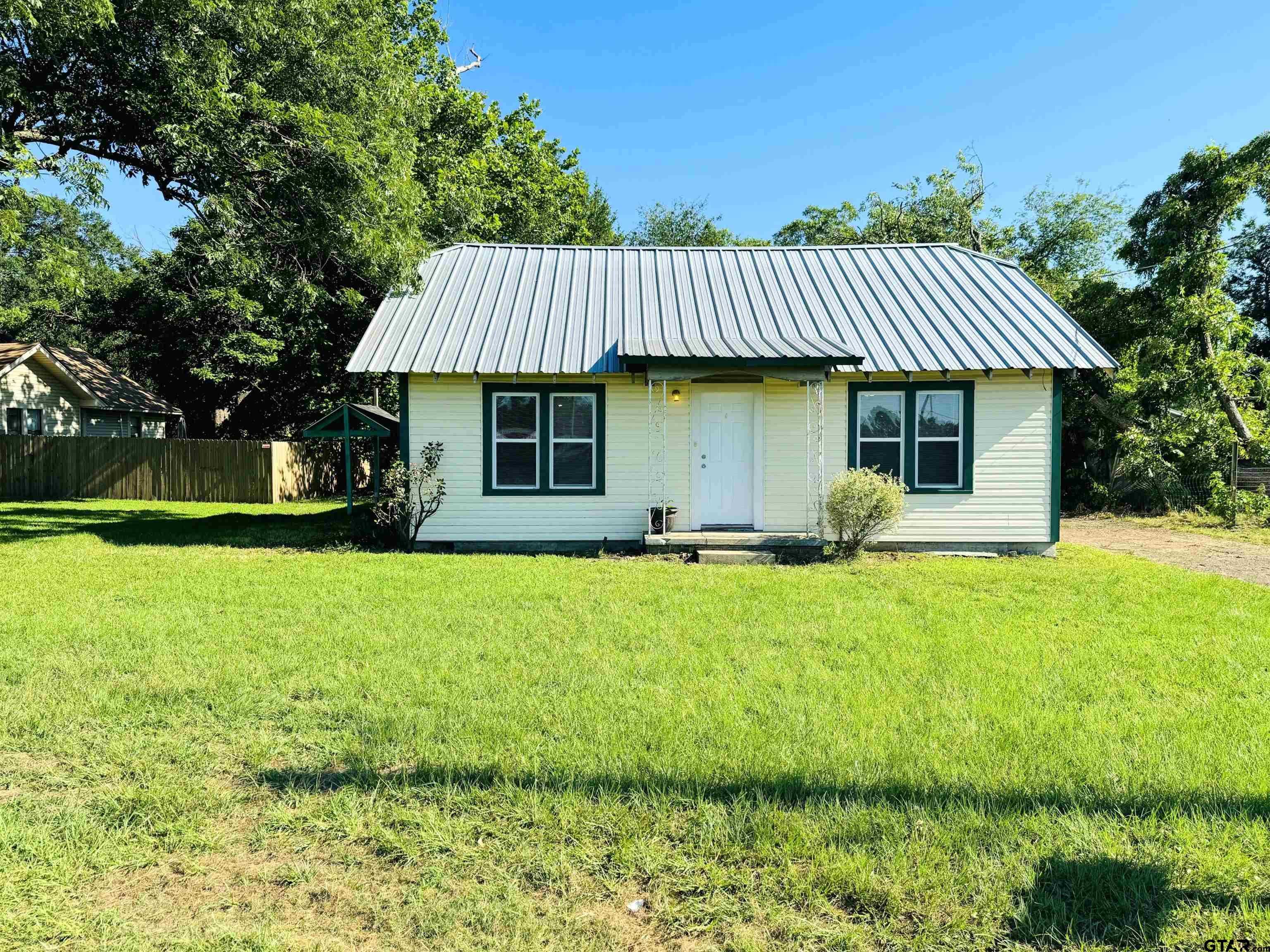 photo 1: 407 W Carnegie, Winnsboro TX 75494