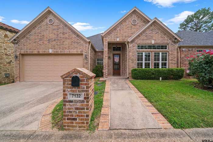 photo 2: 7132 Holly Square, Tyler TX 75703