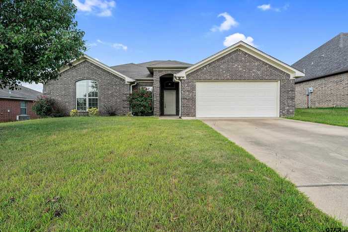 photo 1: 640 Spencer Ln, Tyler TX 75704