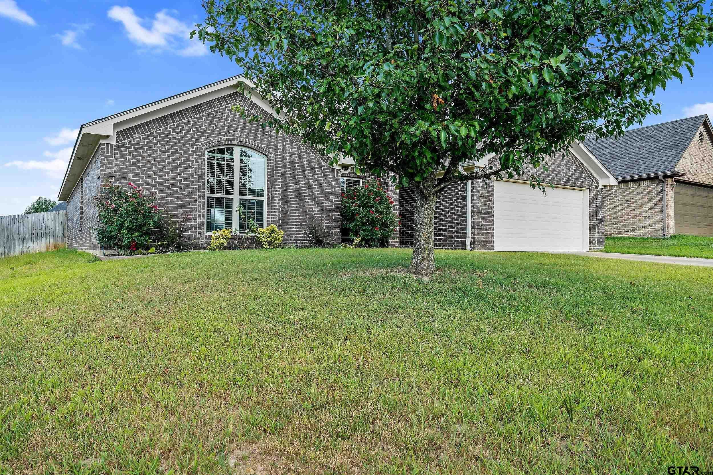 photo 3: 640 Spencer Ln, Tyler TX 75704