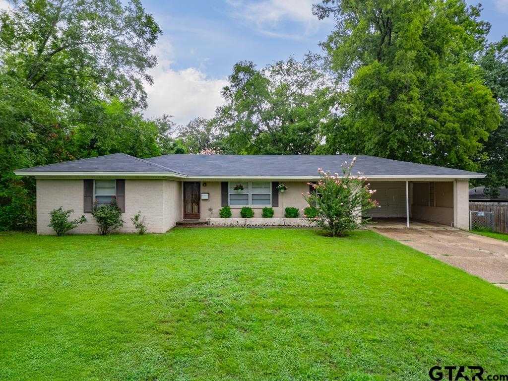 photo 1: 3032 Brookdale Dr, Tyler TX 75701