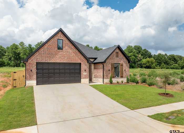 photo 2: 2072 Locklear Lane, Tyler TX 75703