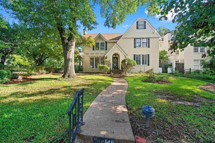 photo 2: 145 Rowland Place, Tyler TX 75701