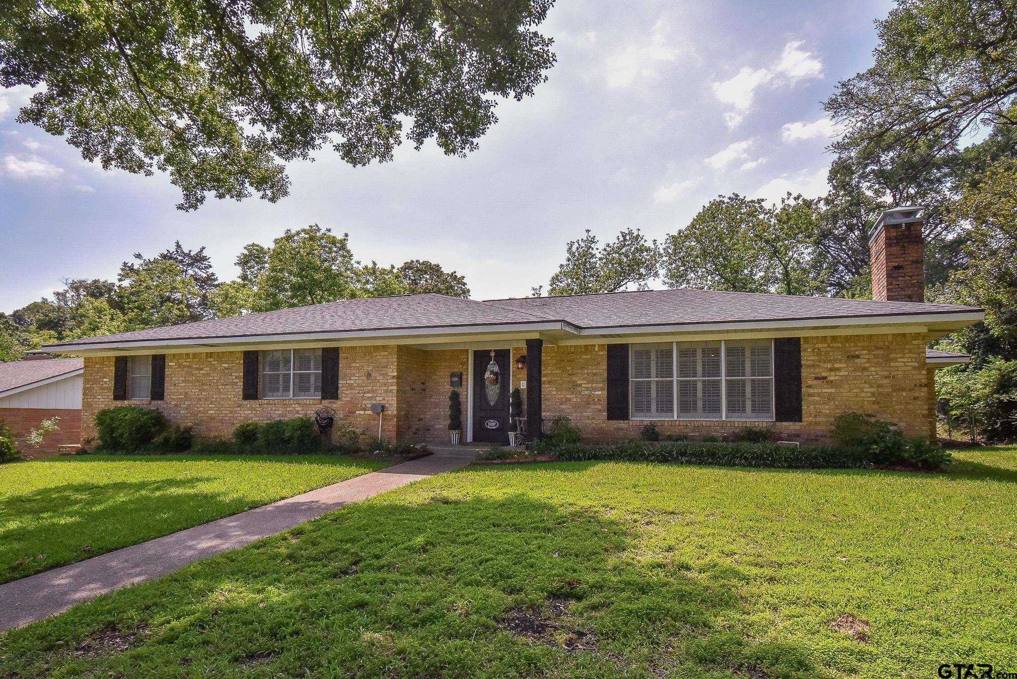 photo 2: 3107 Brookside Dr, Tyler TX 75701