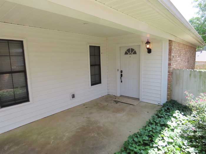 photo 2: 2741 Sande Ln., Tyler TX 75706