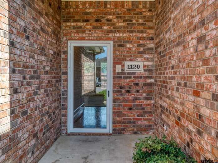 photo 2: 1120 Quinby Lane, Tyler TX 75701
