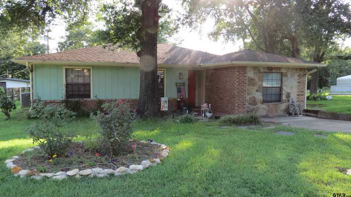 photo 1: 10208 Hillside Dr, Tyler TX 75709