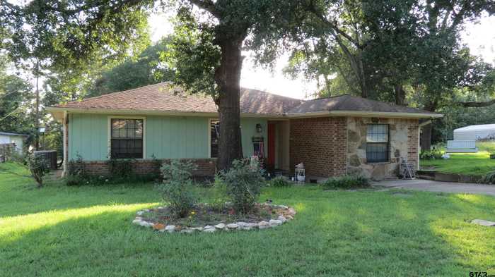 photo 2: 10208 Hillside Dr, Tyler TX 75709