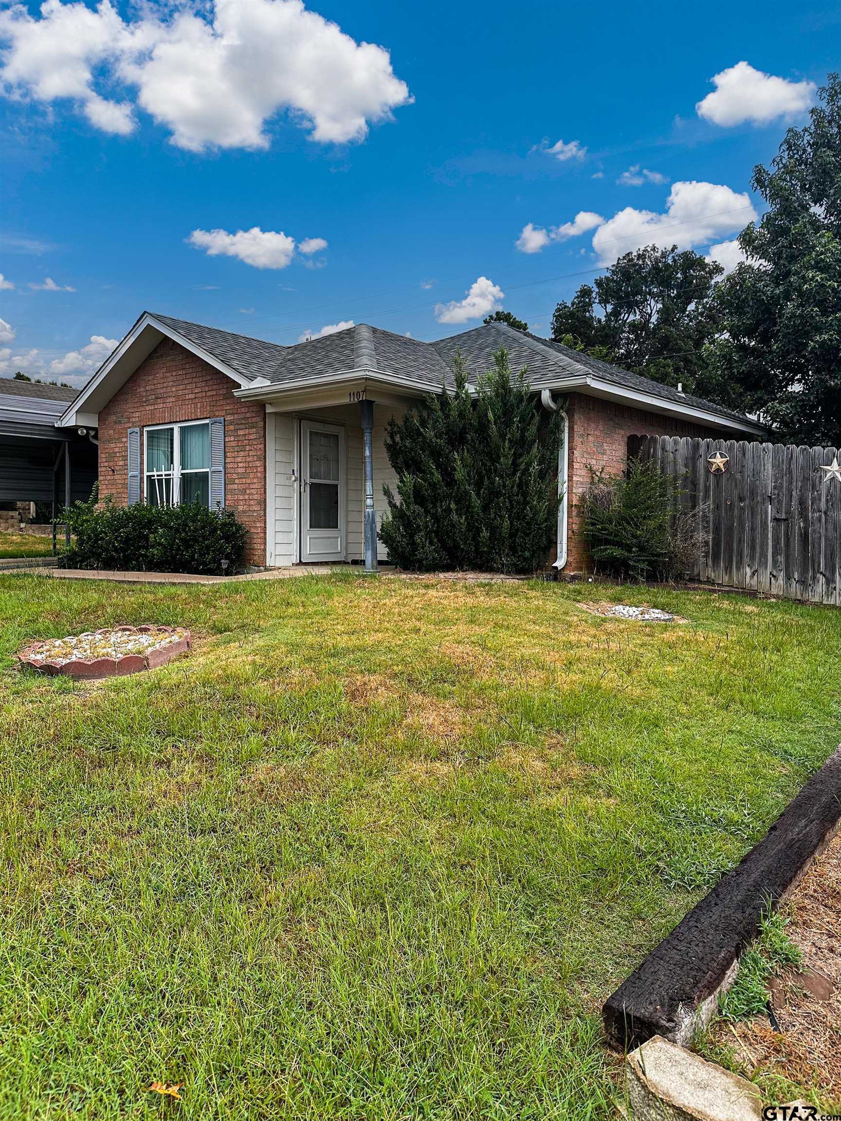 photo 3: 1107 Woodlands Park Drive, Lindale TX 75771