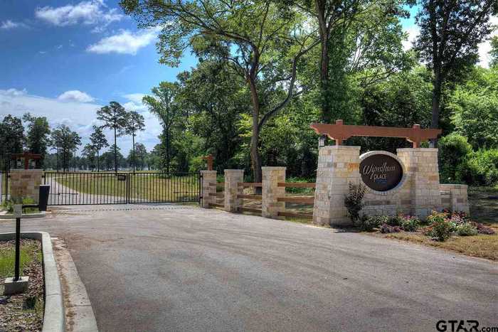 photo 2: 20610 Wycliff Drive, Chandler TX 75758