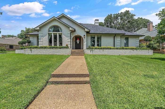 photo 1: 7002 Hollytree Cir, Tyler TX 75703