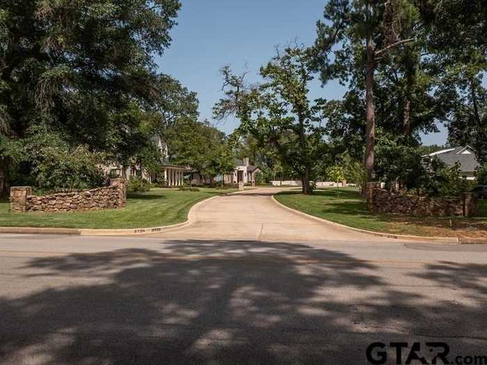 photo 1: 2736 Old Bullard Rd, Tyler TX 75701