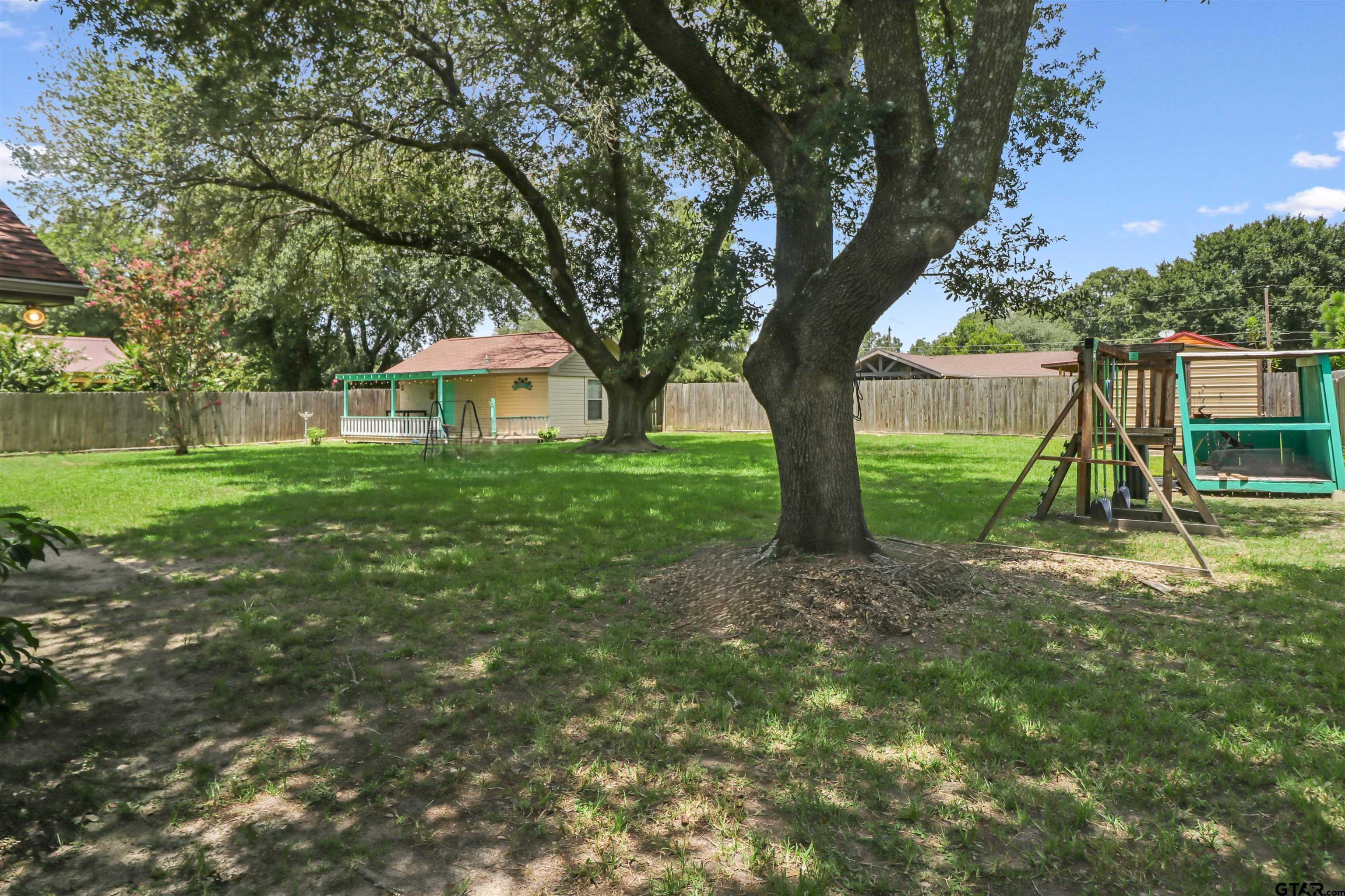 photo 3: 203 Nelson St, Rusk TX 75785