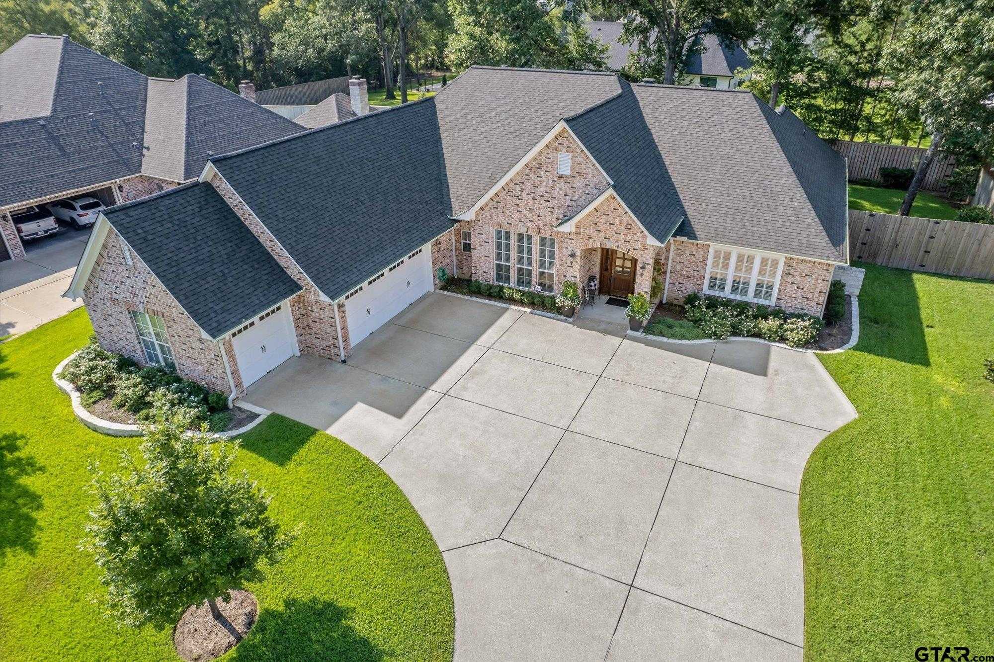 photo 1: 2018 DUELING OAKS DRIVE, Tyler TX 75703