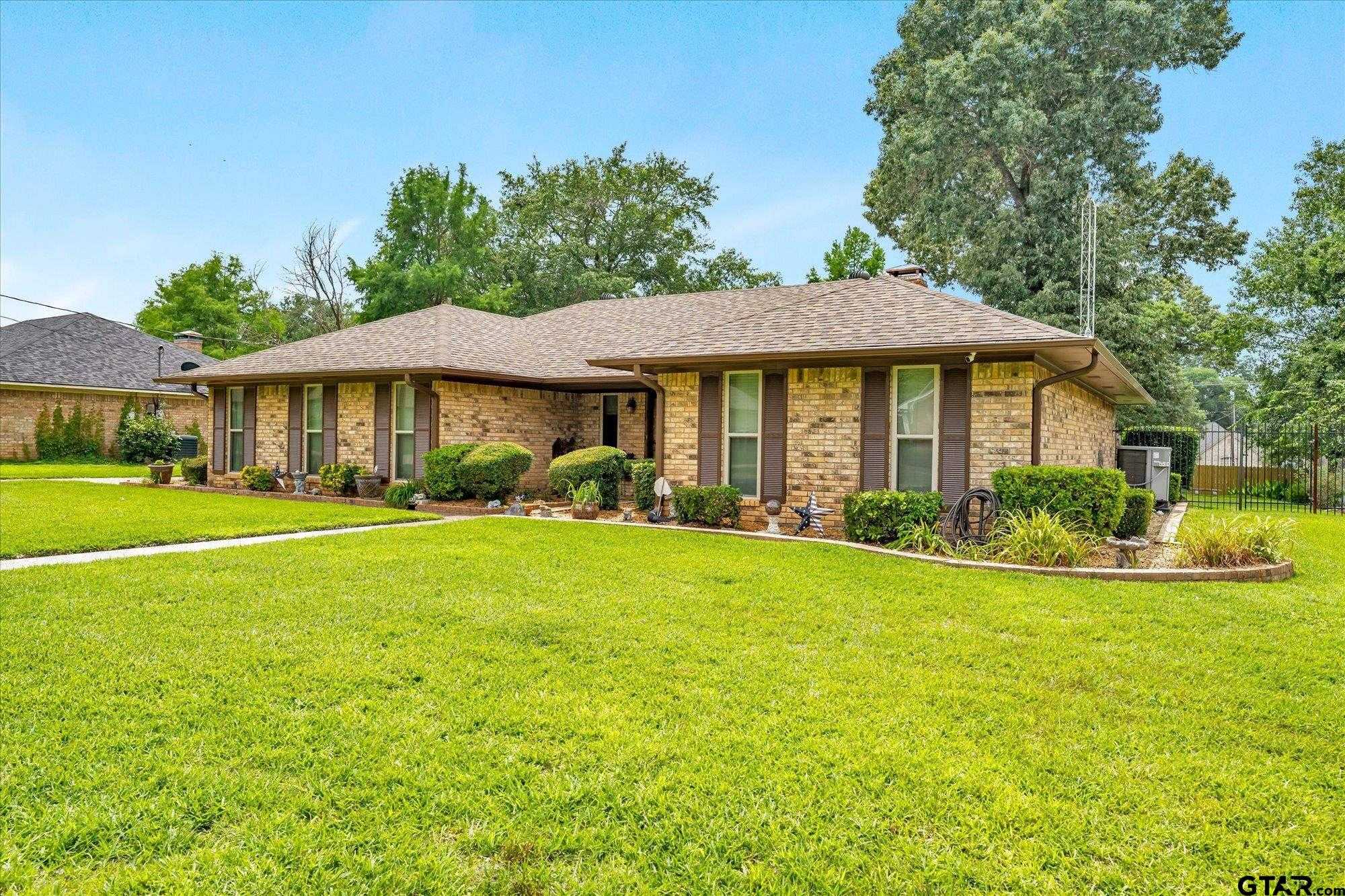 photo 2: 3839 Lamb Drive, Tyler TX 75709