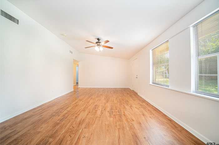 photo 2: 2917 Tanglewood, Tyler TX 75701