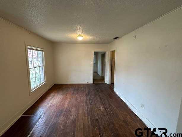 photo 3: 702 W Fifth, Tyler TX 75701