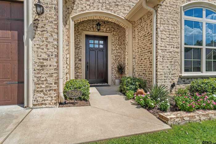 photo 2: 7366 Lake Pointe Cove, Tyler TX 75703