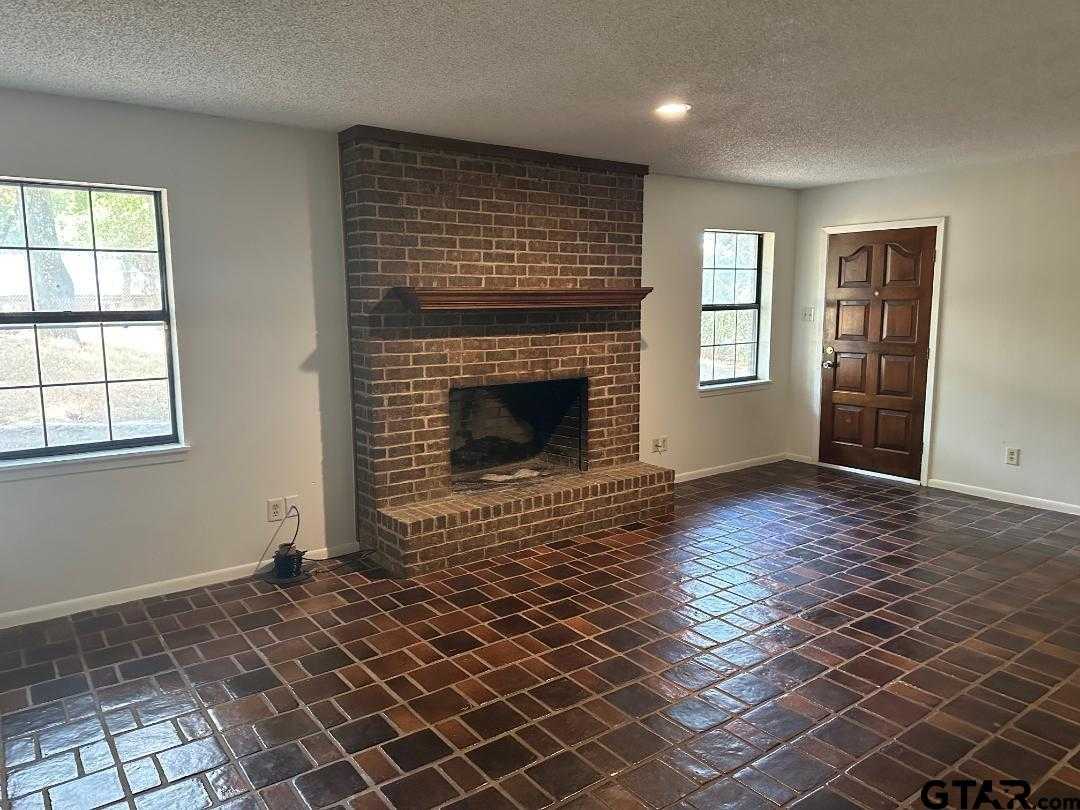 photo 3: 2709 Rollingwood, Tyler TX 75701