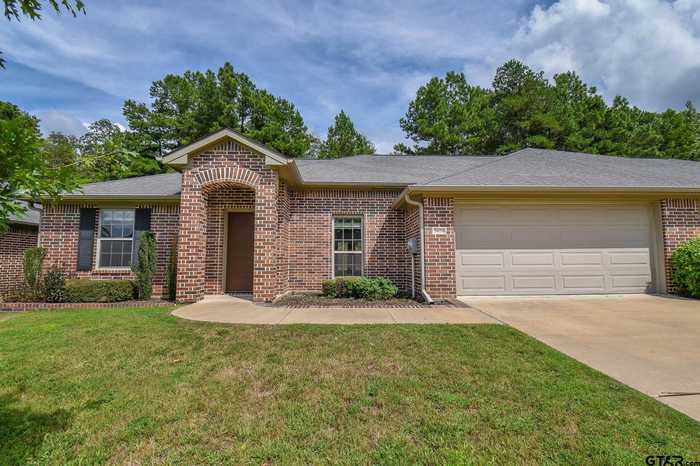 photo 1: 5058 Shiloh Ridge Dr, Tyler TX 75703