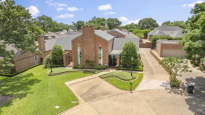 photo 1: 608 Rosemont Place One, Tyler TX 75701