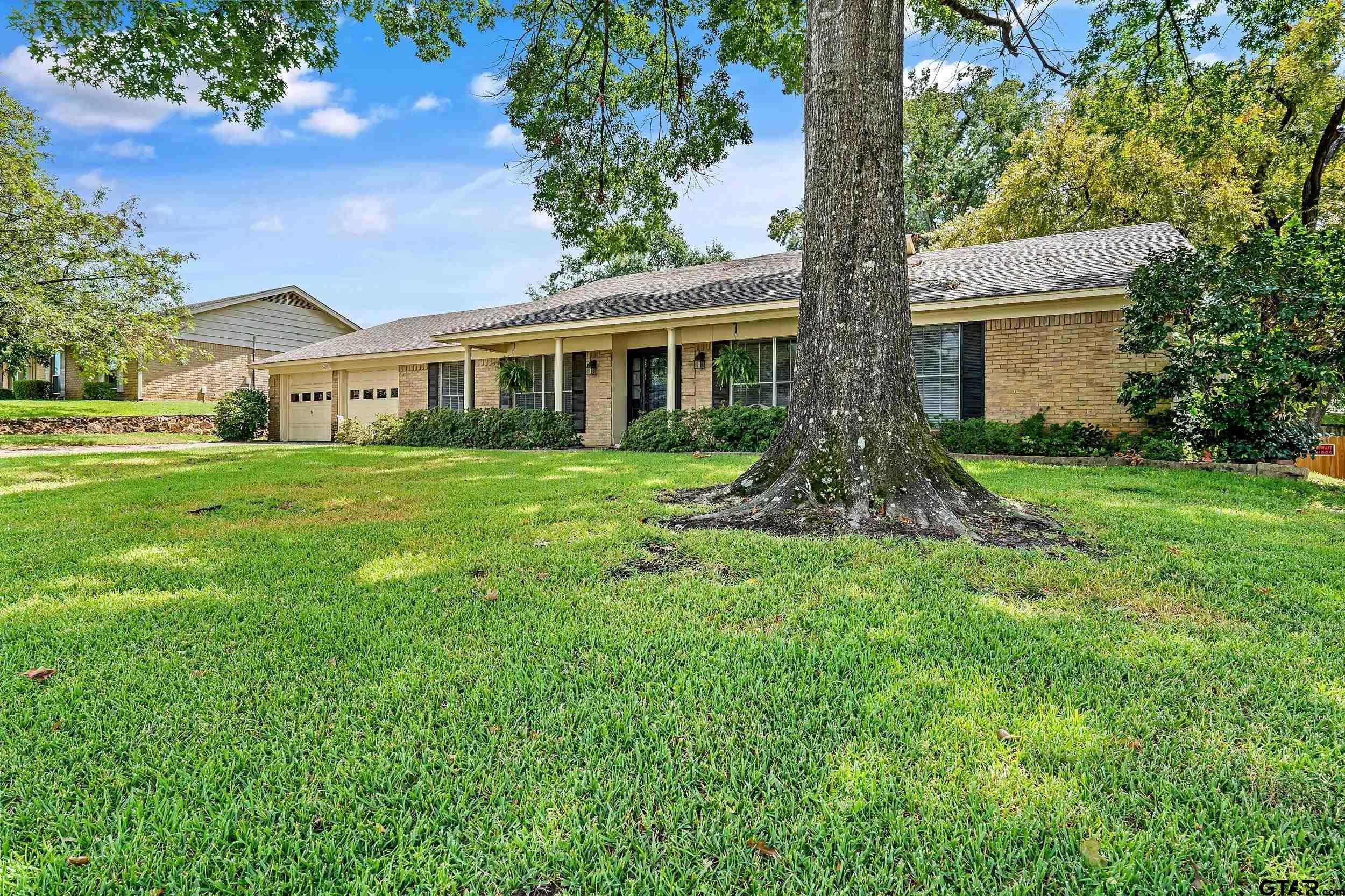 photo 2: 704 Top Hill, Tyler TX 75703