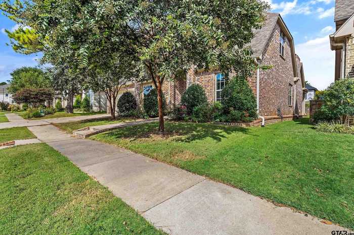 photo 2: 7354 Lake Pointe Cove, Tyler TX 75703