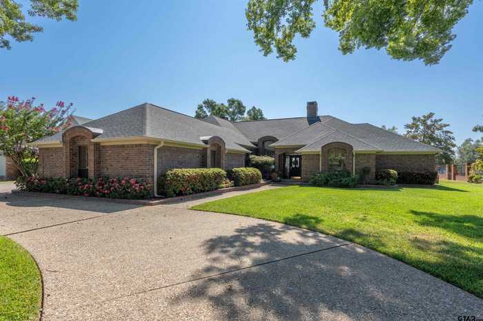 photo 2: 6410 Hollytree Circle, Tyler TX 75703