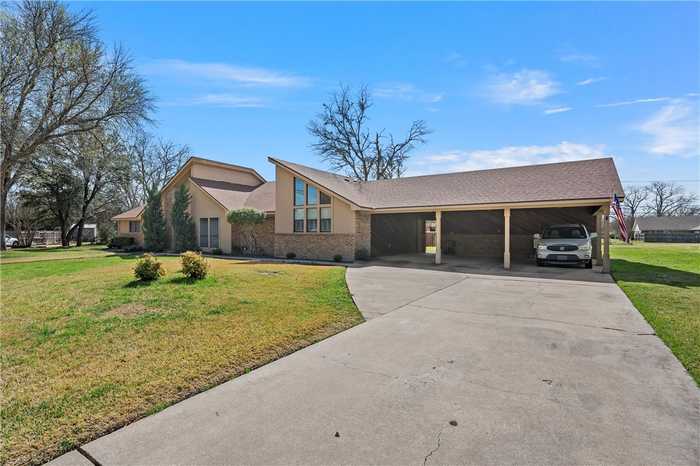 photo 2: 319 Bluebonnet Circle, McGregor TX 76657