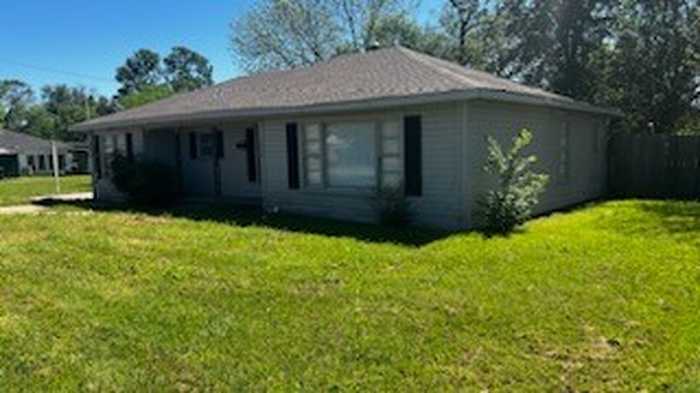 photo 1: 914 W Trinity Street, Groesbeck TX 76642